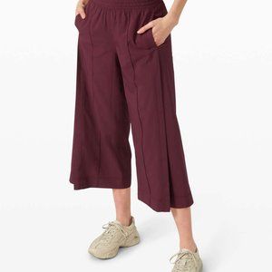 *WITH TAG* $88 LULULEMON Wanderer Culotte Pants Sz 4 *HIGH QUALITY* - BRAND NEW!